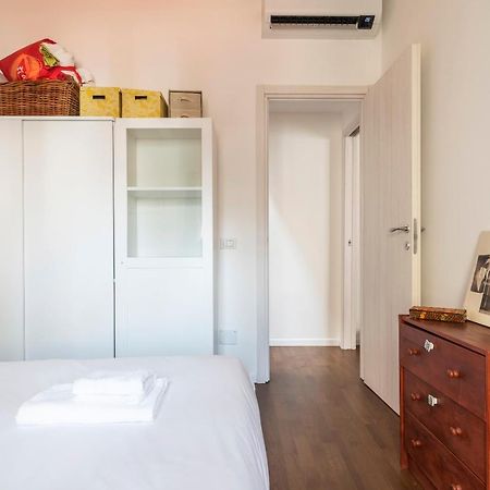 Cozy Apartment Near Central Station Milano Exteriör bild