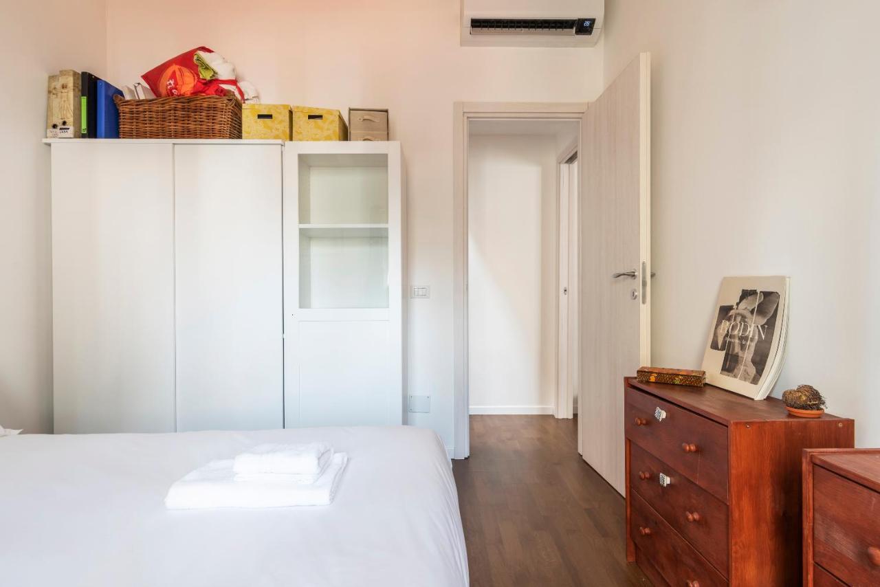 Cozy Apartment Near Central Station Milano Exteriör bild
