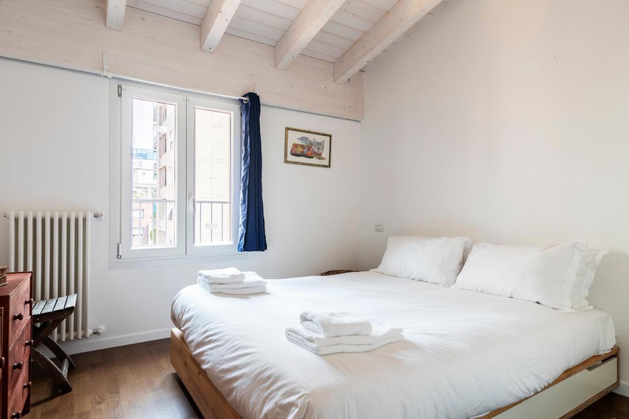 Cozy Apartment Near Central Station Milano Exteriör bild
